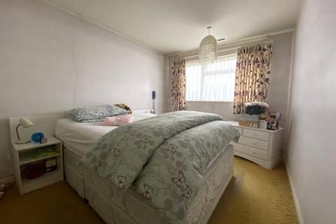 14 Benning Way, Wokingham, RG40 1XX