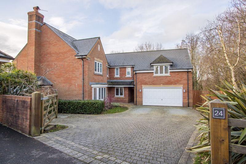 Cae Canol, Penarth 5 bed detached house £2,800 pcm (£646 pw)