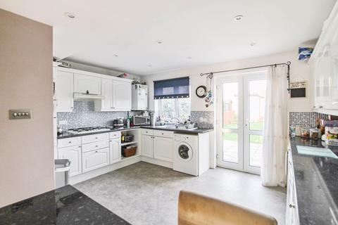 33 Highmead, London, SE18 2DH