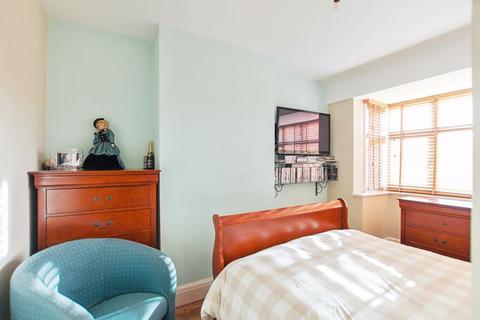 33 Highmead, London, SE18 2DH