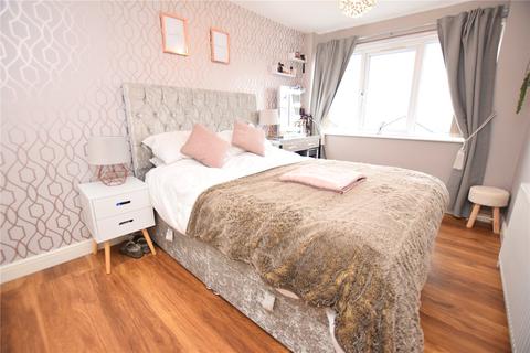 2 Cliffe Park Close, Leeds, LS12 4XD