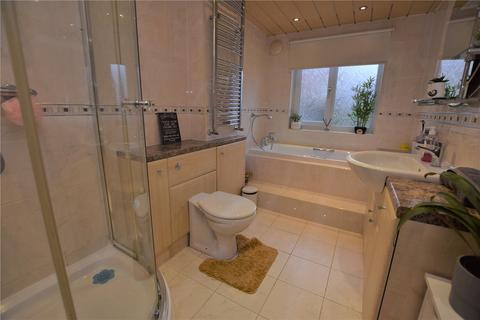 2 Cliffe Park Close, Leeds, LS12 4XD