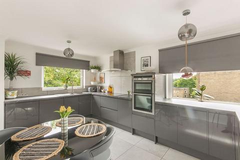 3 bedroom apartment for sale, Chandler Court, Adderstone Crescent, Jesmond, Newcastle Upon Tyne