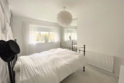 13 Traherne Drive, Cardiff, CF5 4UL