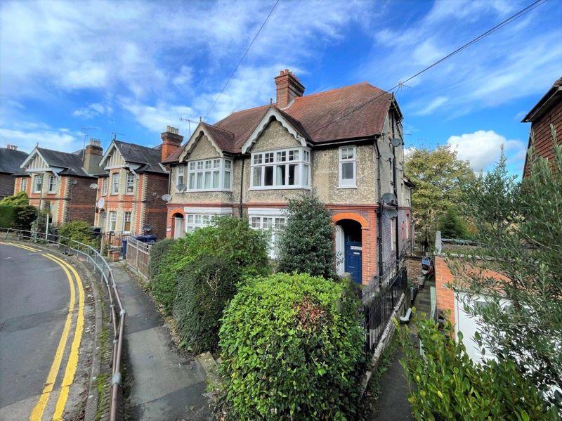 Croft Road, Godalming 2 bed £299,950