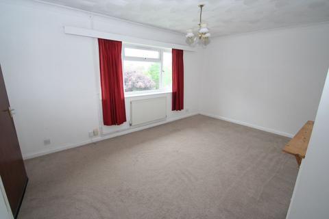 2 bedroom apartment to rent, Drake Avenue, Worthing