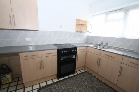 2 bedroom apartment to rent, Drake Avenue, Worthing