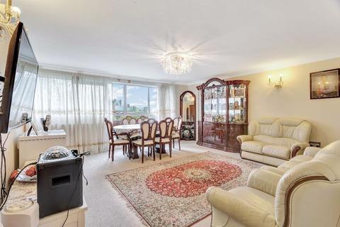 87 Homefield Park, Sutton, SM1 2DY