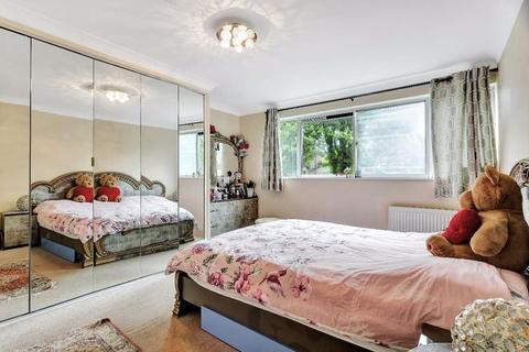 87 Homefield Park, Sutton, SM1 2DY