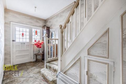 12 Compton Avenue, Romford, RM2 6ET