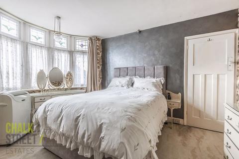 12 Compton Avenue, Romford, RM2 6ET