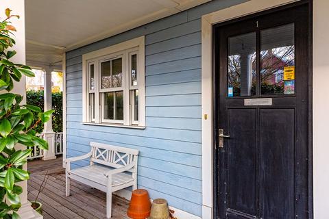 1 Sherbrooke Way, Worcester Park, KT4 8BG