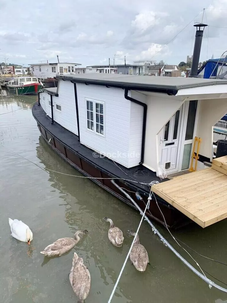 1 bedroom houseboat for sale