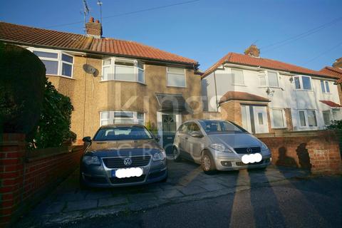 27 Mount Avenue, London, E4 6SY