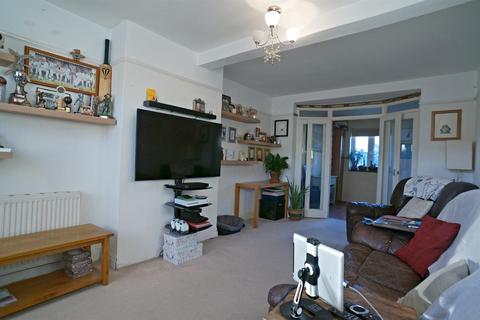 27 Mount Avenue, London, E4 6SY