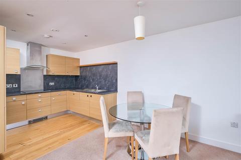 17, Queen Square Apartments Bell Avenue, Bristol, BS1 4AP