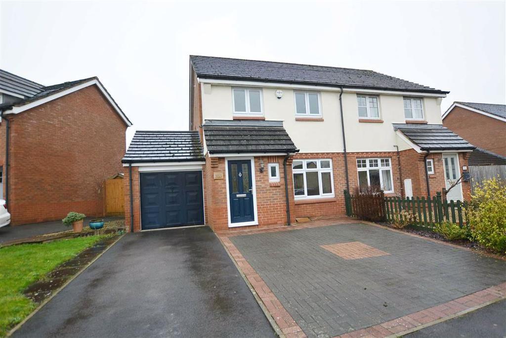 The Causeway, Quedgeley 3 bed semidetached house £900 pcm (£208 pw)