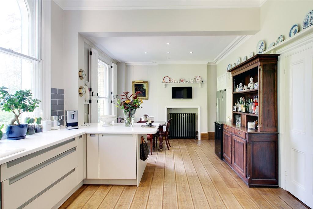 Kitchen/Breakfast Rm