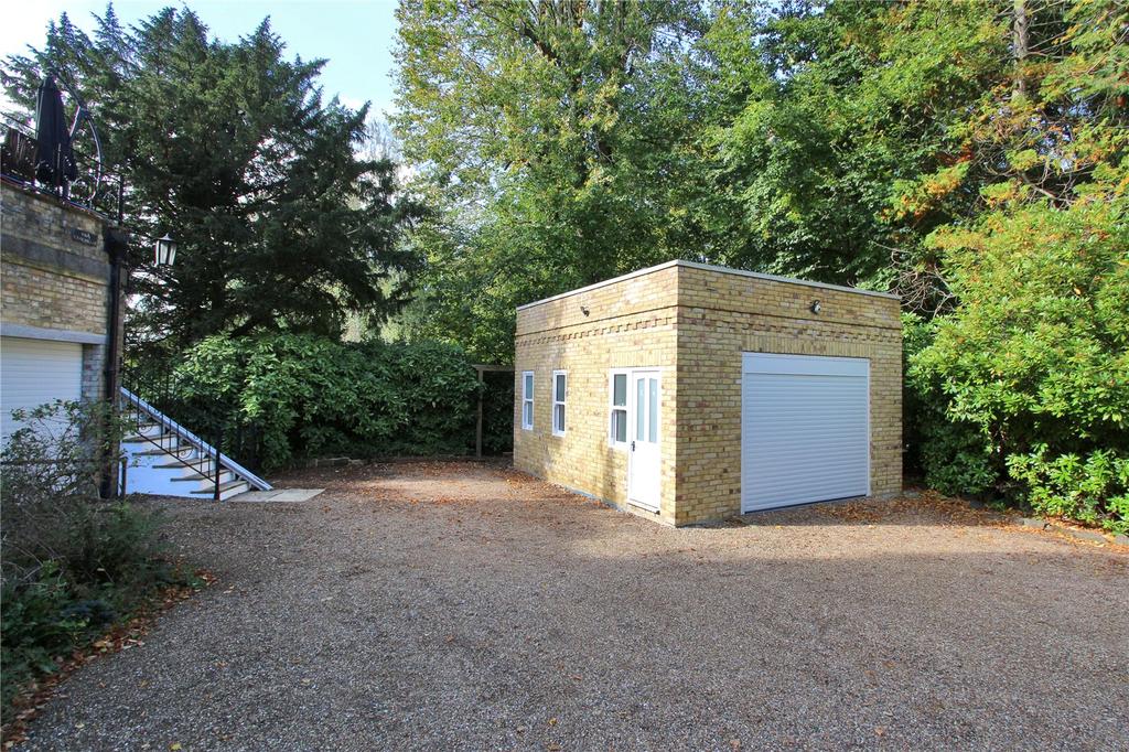 Garage &amp; Parking