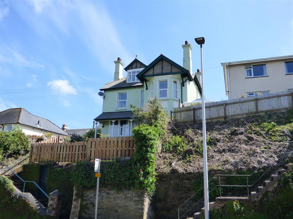 Westville Hill, Kingsbridge 2 bed flat £675 pcm (£156 pw)