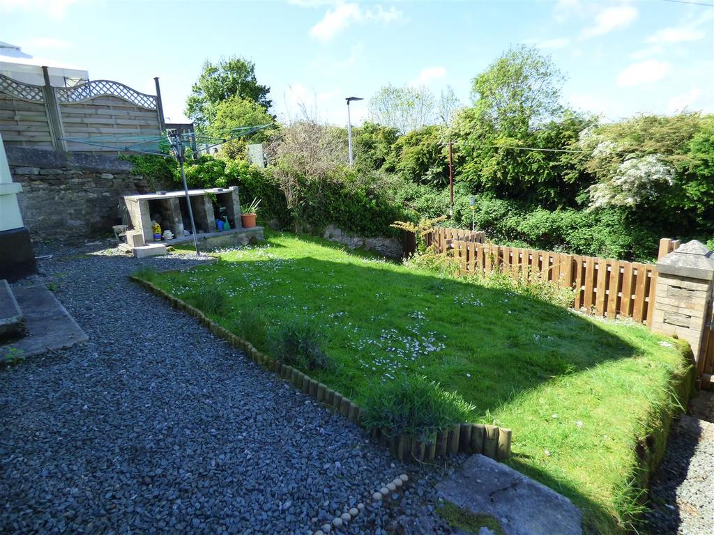 Westville Hill, Kingsbridge 2 bed flat £675 pcm (£156 pw)