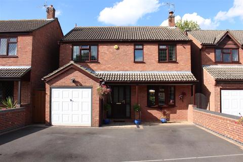 10 Fielding Close, Atherstone, CV9 3SN