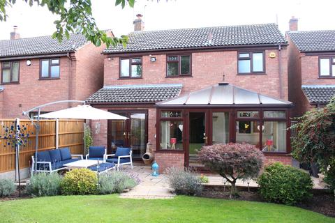 10 Fielding Close, Atherstone, CV9 3SN