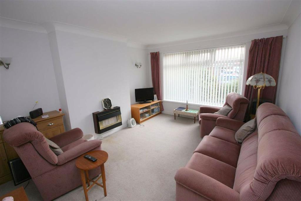 Gerrard Road, Whitley Bay, NE26 3 bed semidetached bungalow £250,000