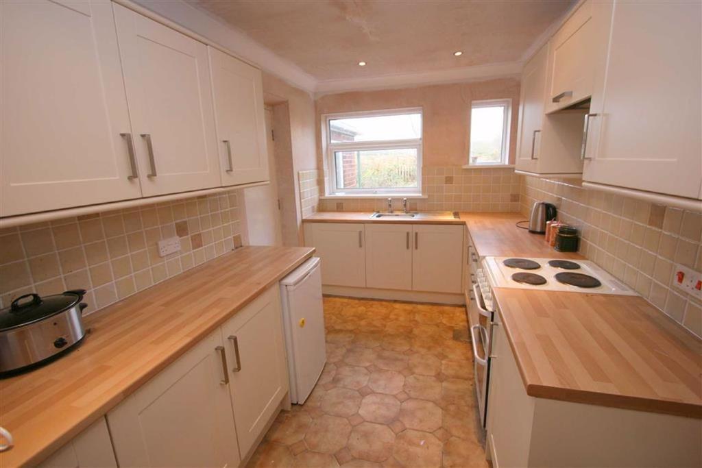 Gerrard Road, Whitley Bay, NE26 3 bed semidetached bungalow £250,000