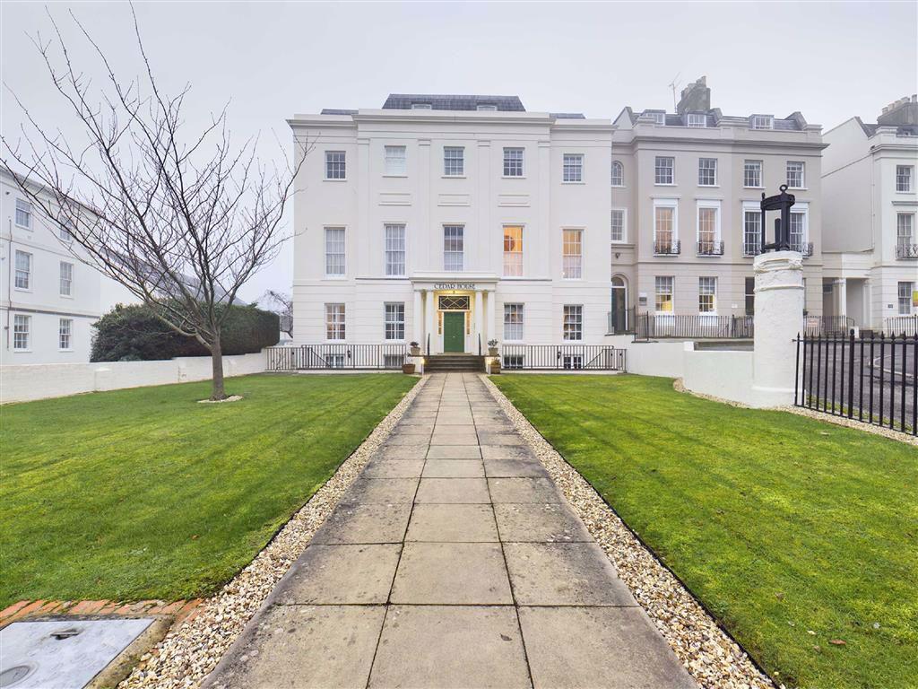112 Bath Road, Cheltenham 3 bed apartment - £275,000