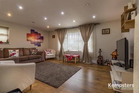 26 Dunlop Road, Tilbury, RM18 7BE