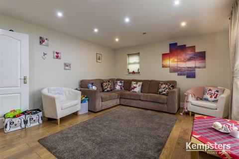 26 Dunlop Road, Tilbury, RM18 7BE