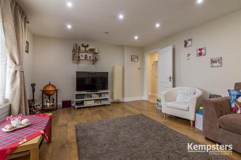 26 Dunlop Road, Tilbury, RM18 7BE