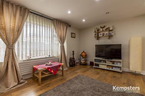 26 Dunlop Road, Tilbury, RM18 7BE