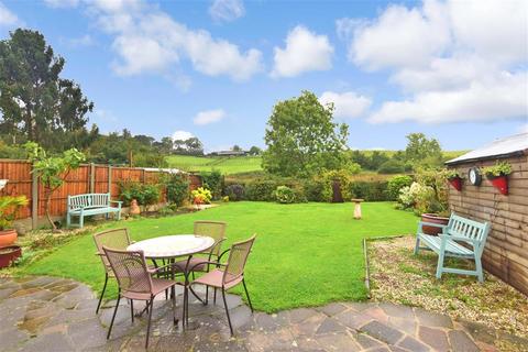 86 Dukes Avenue, Theydon Bois, Epping, CM16 7HF