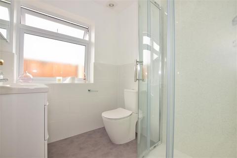 86 Dukes Avenue, Theydon Bois, Epping, CM16 7HF