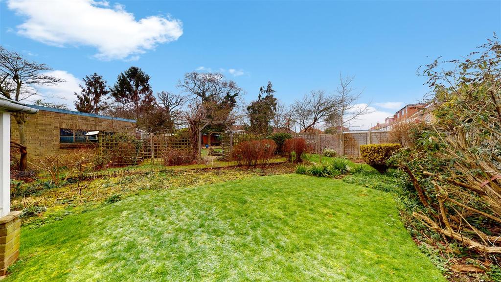 Byron Road, Wembley 3 bed semidetached house £565,000