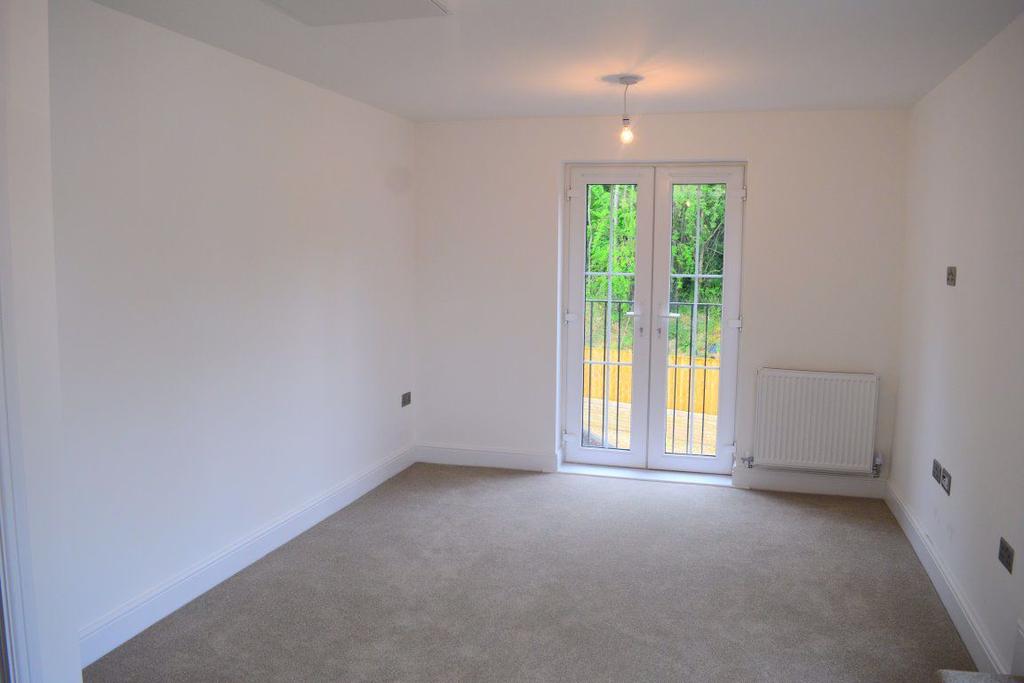 RUSHDEN NN10 1 bed flat £675 pcm (£156 pw)