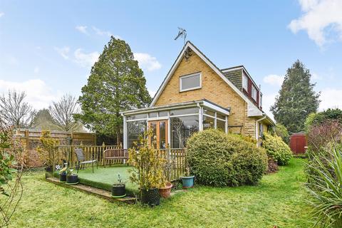 2 Beech Walk, Andover, SP10 3PG