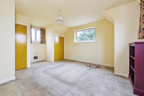 2 Beech Walk, Andover, SP10 3PG