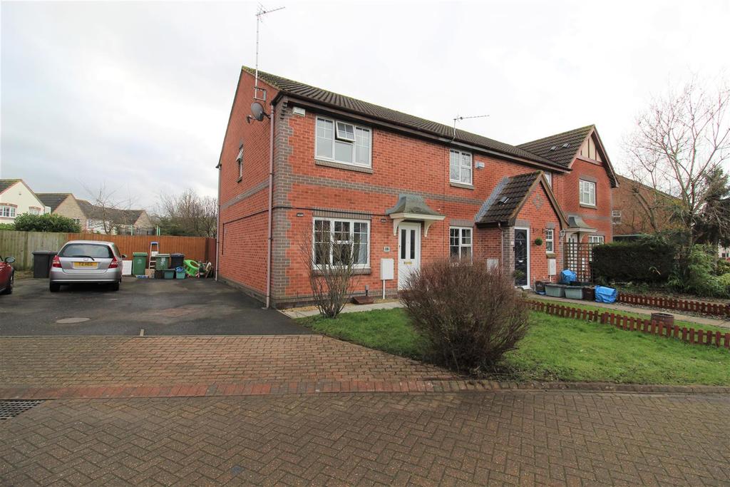 Kestrel Gardens, Quedgeley, Gloucester 3 bed end of terrace house £