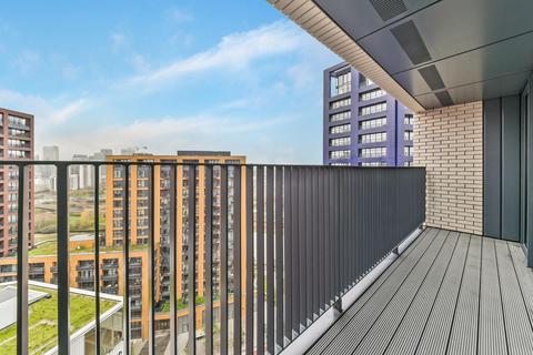 3 bedroom apartment to rent, Corson House, London City Island, E14 0TP
