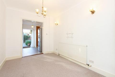 18 Julien Road, London, W5 4XA