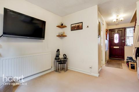 8 Copper Close, London, SE19 2RF