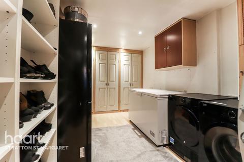 30 Burden Close, Swindon, SN3 4HE