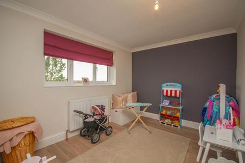 138 Hutton Drive, Hutton, Brentwood, CM13 1QW