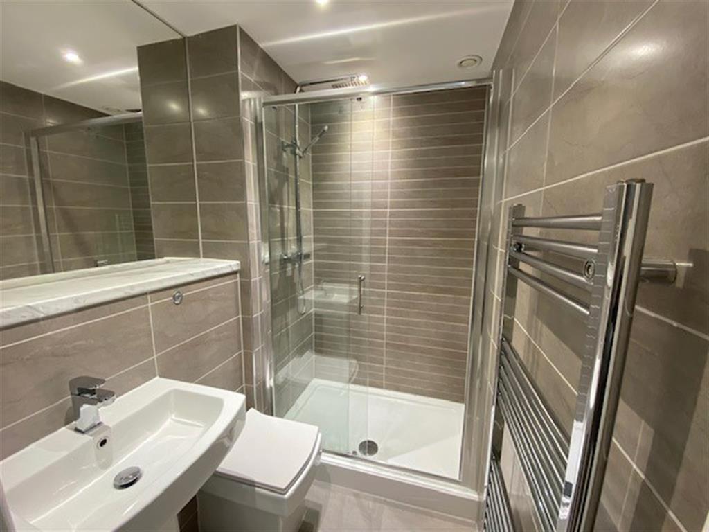 20 Water St, Reliance House, L2 8AA 2 bed apartment £900 pcm (£208 pw)