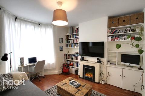 109 Cambus Road, London, E16 4AX