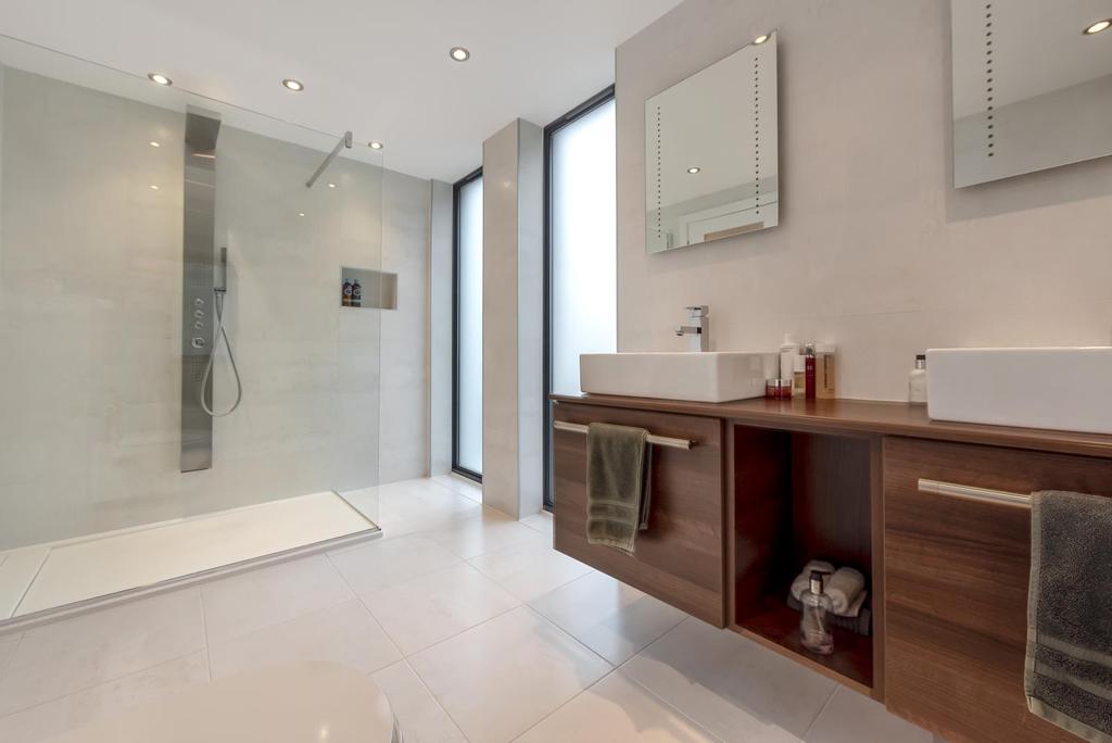 En-suite Bed One