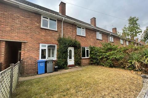 5 bedroom semi-detached house to rent, Freshfields Close, Norwich